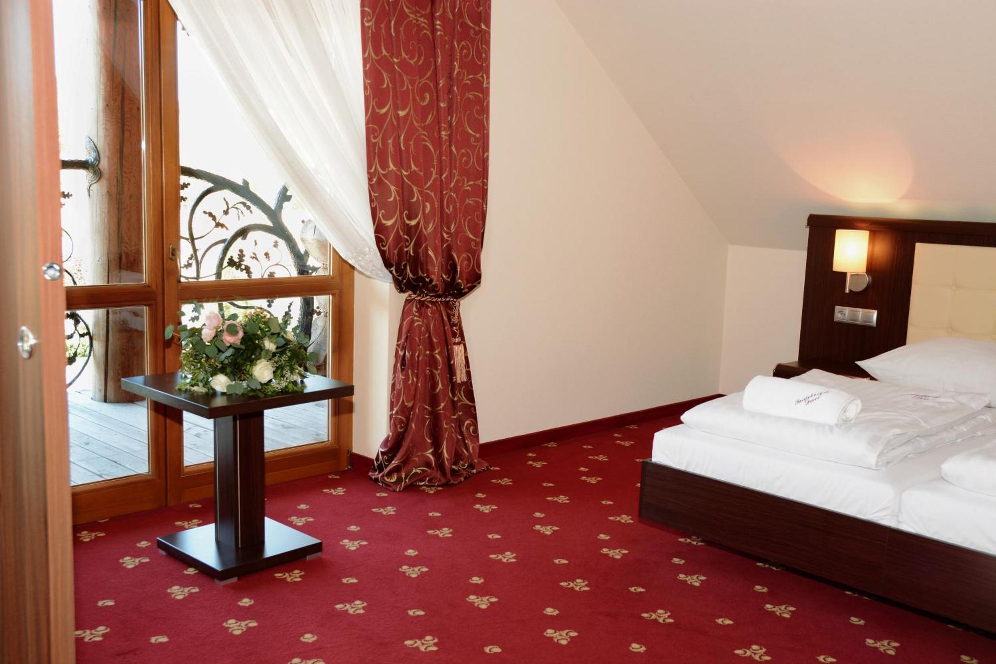 Hotel Swietokrzyski Dwor ノバ・スウピア エクステリア 写真