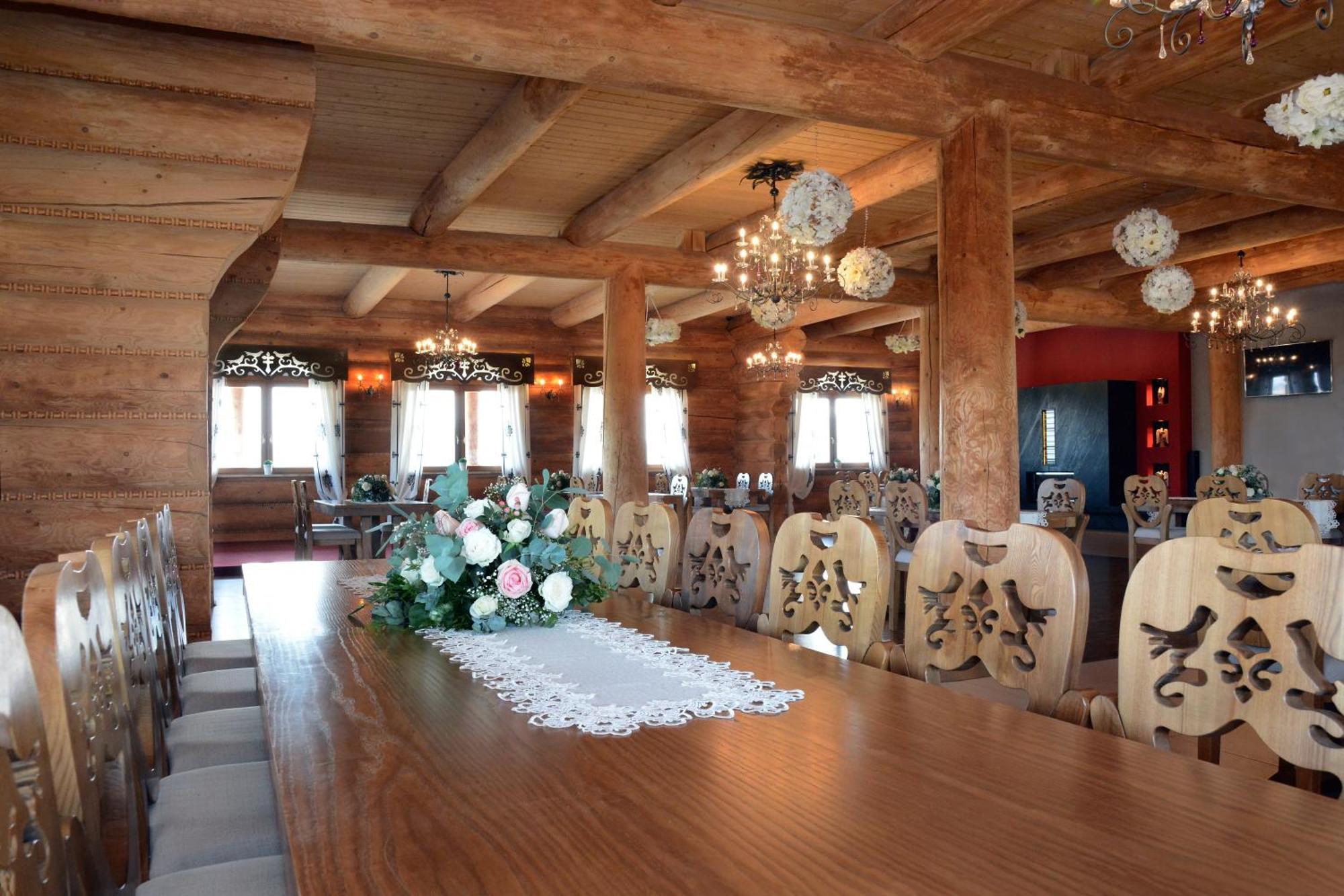 Hotel Swietokrzyski Dwor ノバ・スウピア エクステリア 写真
